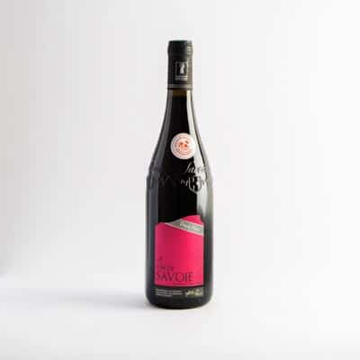 packshot vins de savoie pinot noir adrien veyron et fils